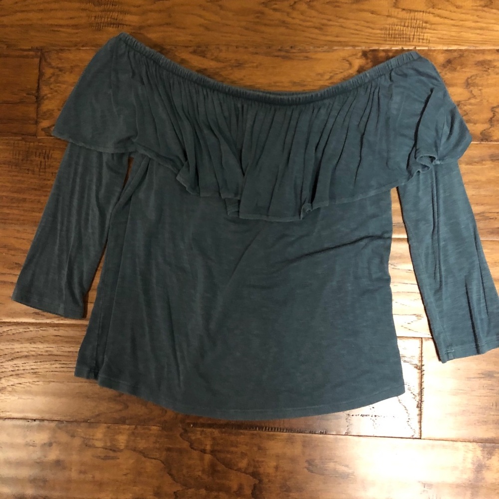 American Eagle off the shoulder top